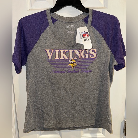 Women’s Minnesota Vikings Tshirt Gray & Purple Size Large NWT NFL Fan Apparel - Picture 2 of 8